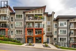 206, 510 Edmonton Trail NE  Calgary, AB T2E 3S5