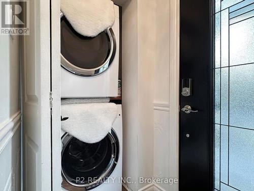 411 Rosedale Drive, Whitby, ON - Indoor Photo Showing Laundry Room