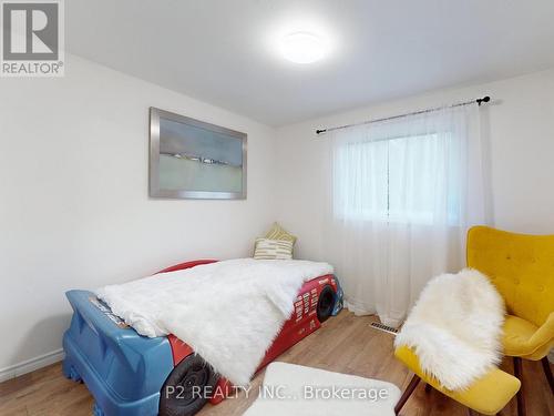 411 Rosedale Drive, Whitby, ON - Indoor Photo Showing Bedroom