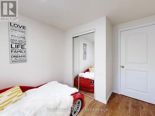 411 Rosedale Drive, Whitby, ON - Indoor Photo Showing Bedroom
