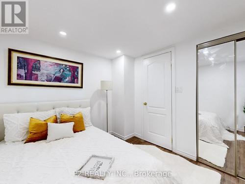 411 Rosedale Drive, Whitby, ON - Indoor Photo Showing Bedroom