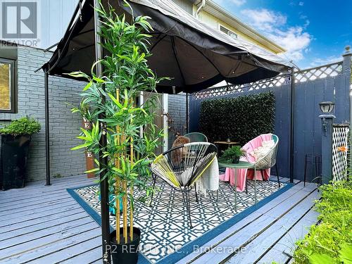 411 Rosedale Drive, Whitby, ON - Outdoor