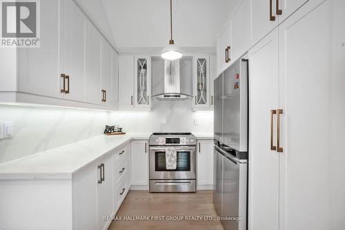 1117 Kell Street, Innisfil, ON - Indoor Photo Showing Kitchen With Stainless Steel Kitchen With Upgraded Kitchen