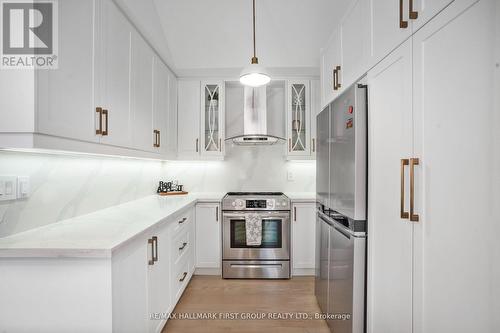 1117 Kell Street, Innisfil, ON - Indoor Photo Showing Kitchen With Stainless Steel Kitchen With Upgraded Kitchen