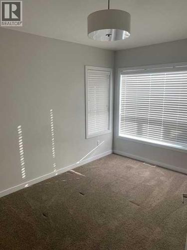 359 Caledonia Boulevard W, Lethbridge, AB 