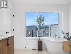 Photos of The Ledge showhome of the same layout - 