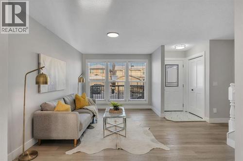 17 Mckernan Road Se, Calgary, AB - Indoor Photo Showing Other Room