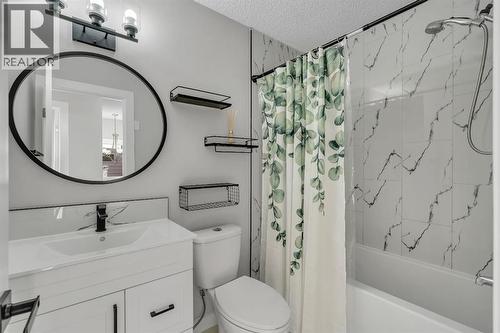 2nd Floor Main Bath - 17 Mckernan Road Se, Calgary, AB - Indoor Photo Showing Bathroom