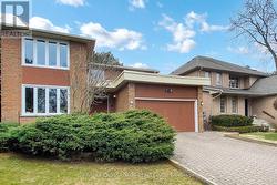8 ORCHID COURT  Toronto, ON M2L 2X8