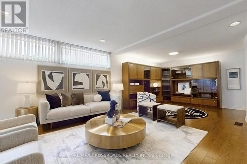 8 Orchid Court, Toronto, ON - Indoor Photo Showing Living Room