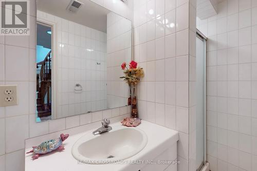 8 Orchid Court, Toronto, ON - Indoor Photo Showing Bathroom