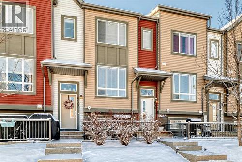 656 Copperpond Boulevard Se, Calgary, AB - Outdoor With Facade