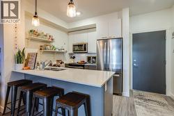 Kitchen breakfast bar - 