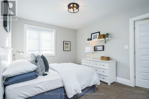 128 Timber Lane, Blue Mountains, ON - Indoor Photo Showing Bedroom