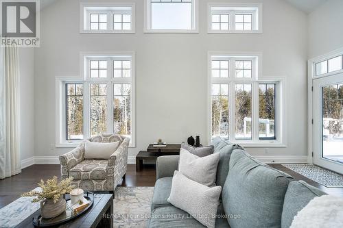 128 Timber Lane, Blue Mountains, ON - Indoor Photo Showing Living Room
