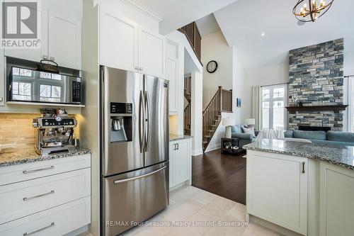 128 Timber Lane, Blue Mountains, ON - Indoor Photo Showing Kitchen With Upgraded Kitchen