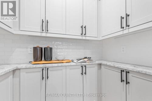 235 Michael'S Way, Prince Edward County (Ameliasburg Ward), ON - Indoor Photo Showing Kitchen With Upgraded Kitchen