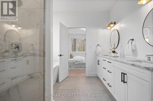 235 Michael'S Way, Prince Edward County (Ameliasburg Ward), ON - Indoor Photo Showing Bathroom