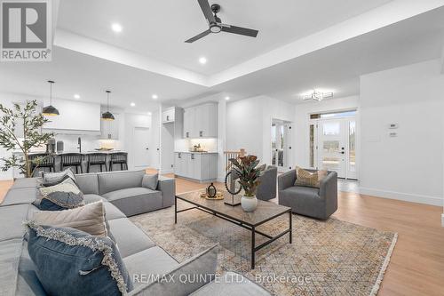 235 Michael'S Way, Prince Edward County (Ameliasburg Ward), ON - Indoor Photo Showing Living Room