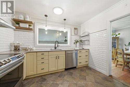 41 Freeman Drive, Port Hope, ON - Indoor Photo Showing Kitchen With Upgraded Kitchen