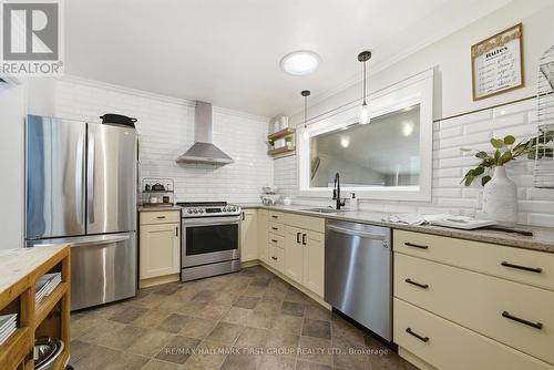 41 Freeman Drive, Port Hope, ON - Indoor Photo Showing Kitchen With Upgraded Kitchen