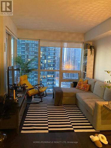 2106 - 510 Curran Place, Mississauga, ON - Indoor Photo Showing Living Room