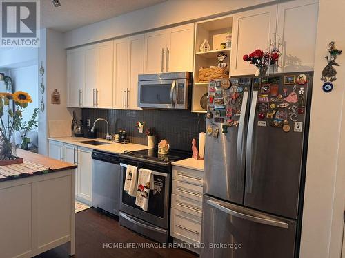 2106 - 510 Curran Place, Mississauga, ON - Indoor Photo Showing Kitchen With Upgraded Kitchen