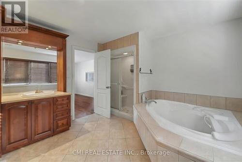 2500 Lookout Drive, Ottawa, ON - Indoor Photo Showing Bathroom