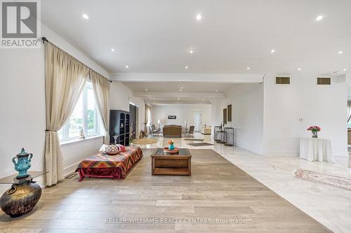 6196 Ravenshoe Road, Georgina, ON - Indoor