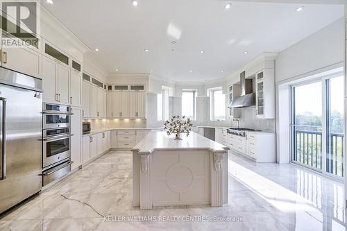 6196 Ravenshoe Road, Georgina, ON - Indoor Photo Showing Kitchen With Upgraded Kitchen