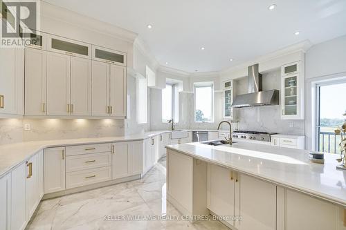 6196 Ravenshoe Road, Georgina, ON - Indoor Photo Showing Kitchen