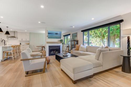 3361 Hall Road, Kelowna, BC - Indoor Photo Showing Living Room With Fireplace