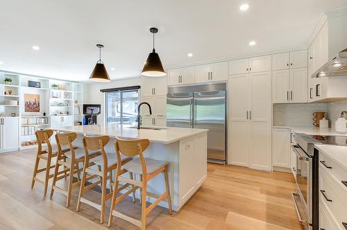 3361 Hall Road, Kelowna, BC - Indoor Photo Showing Kitchen With Upgraded Kitchen