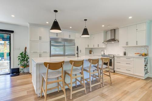 3361 Hall Road, Kelowna, BC - Indoor Photo Showing Kitchen With Upgraded Kitchen