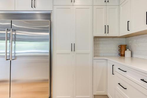 3361 Hall Road, Kelowna, BC - Indoor Photo Showing Kitchen
