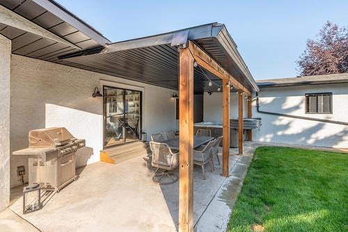 3361 Hall Road, Kelowna, BC - Outdoor