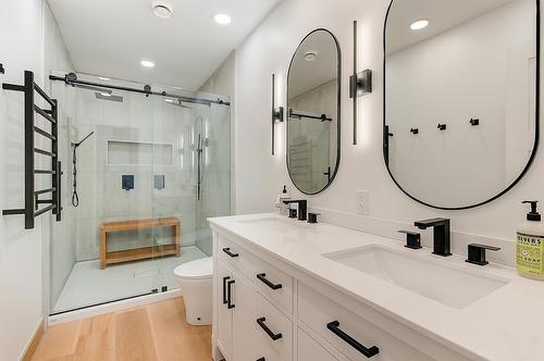 3361 Hall Road, Kelowna, BC - Indoor Photo Showing Bathroom