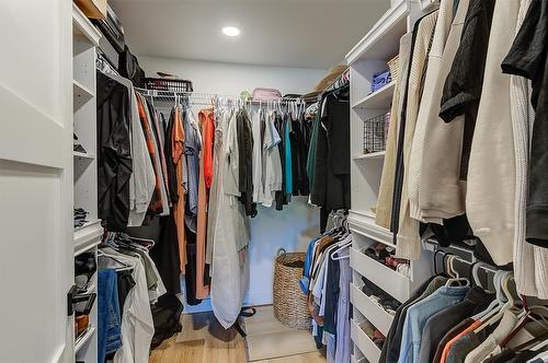 3361 Hall Road, Kelowna, BC - Indoor With Storage