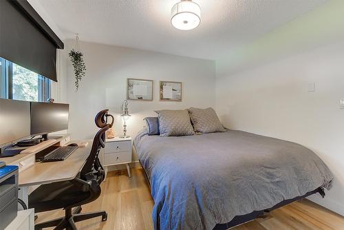 3361 Hall Road, Kelowna, BC - Indoor Photo Showing Bedroom