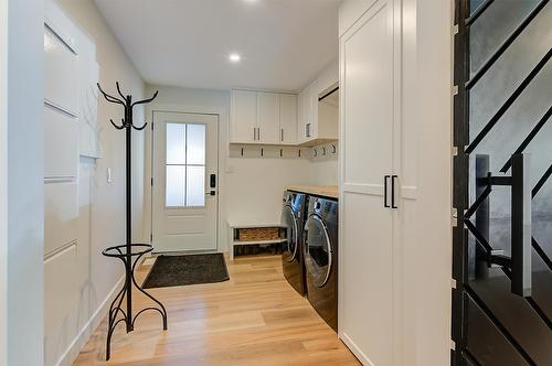 3361 Hall Road, Kelowna, BC - Indoor Photo Showing Laundry Room