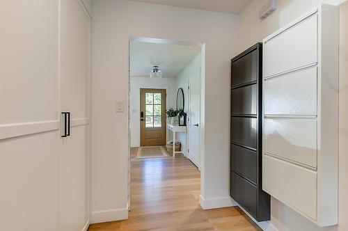 3361 Hall Road, Kelowna, BC - Indoor Photo Showing Other Room