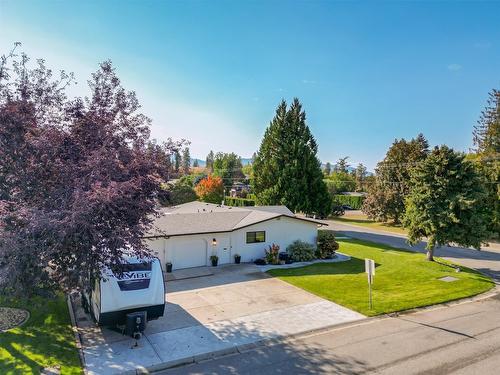 3361 Hall Road, Kelowna, BC - Outdoor