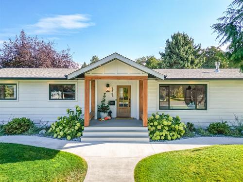 3361 Hall Road, Kelowna, BC - Outdoor