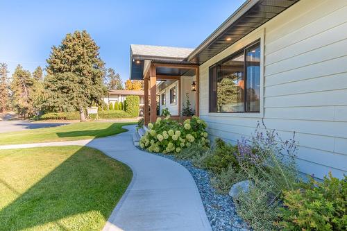 3361 Hall Road, Kelowna, BC - Outdoor
