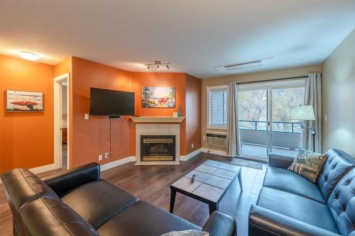 309-640 Main Street, Okanagan Falls, BC - Indoor Photo Showing Living Room With Fireplace