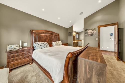 2596 Ledgerock Ridge, Invermere, BC - Indoor Photo Showing Bedroom