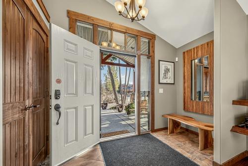 2596 Ledgerock Ridge, Invermere, BC - Indoor Photo Showing Other Room
