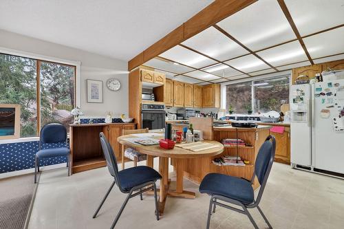 1050 Bartholomew Court, Kelowna, BC - Indoor Photo Showing Dining Room