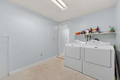 1050 Bartholomew Court, Kelowna, BC - Indoor Photo Showing Laundry Room
