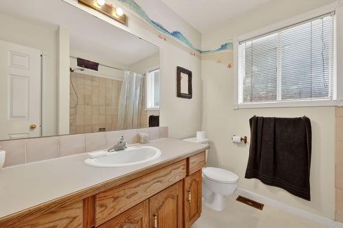 1050 Bartholomew Court, Kelowna, BC - Indoor Photo Showing Bathroom